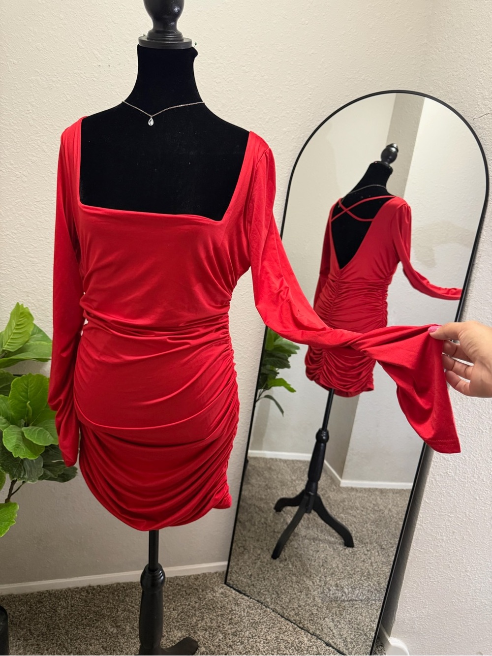 Source Unknown Red Ruched Long-Sleeve Mini Dress